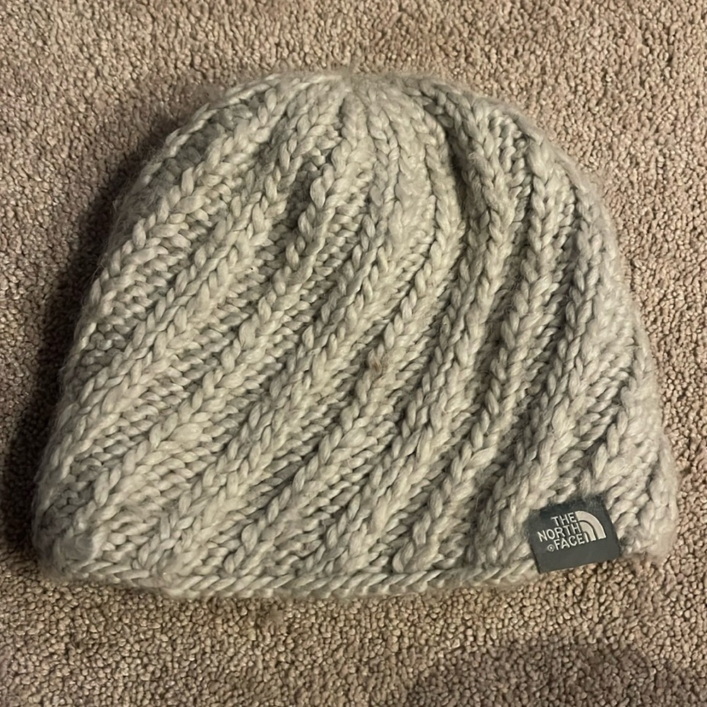 Gently used women’s Northface hat